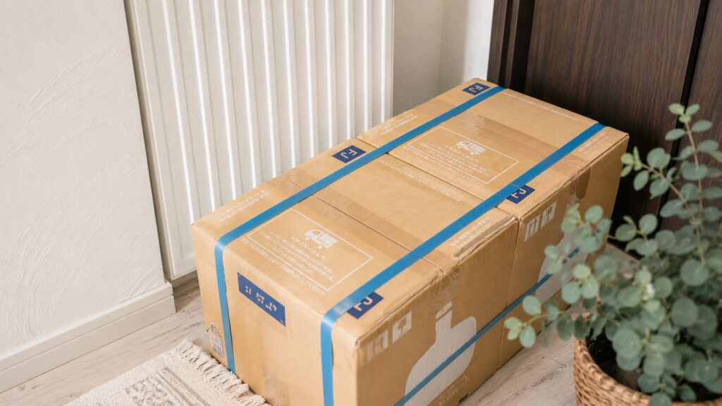 宅配ボトル型ウォーターサーバーのお水が届いたところ